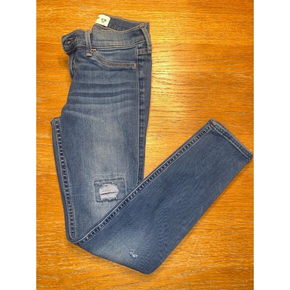 Abercrombie Kids 9/10 Distressed Blue Jean Leggings With Back Pocket Embroidery - Picture 4 of 4